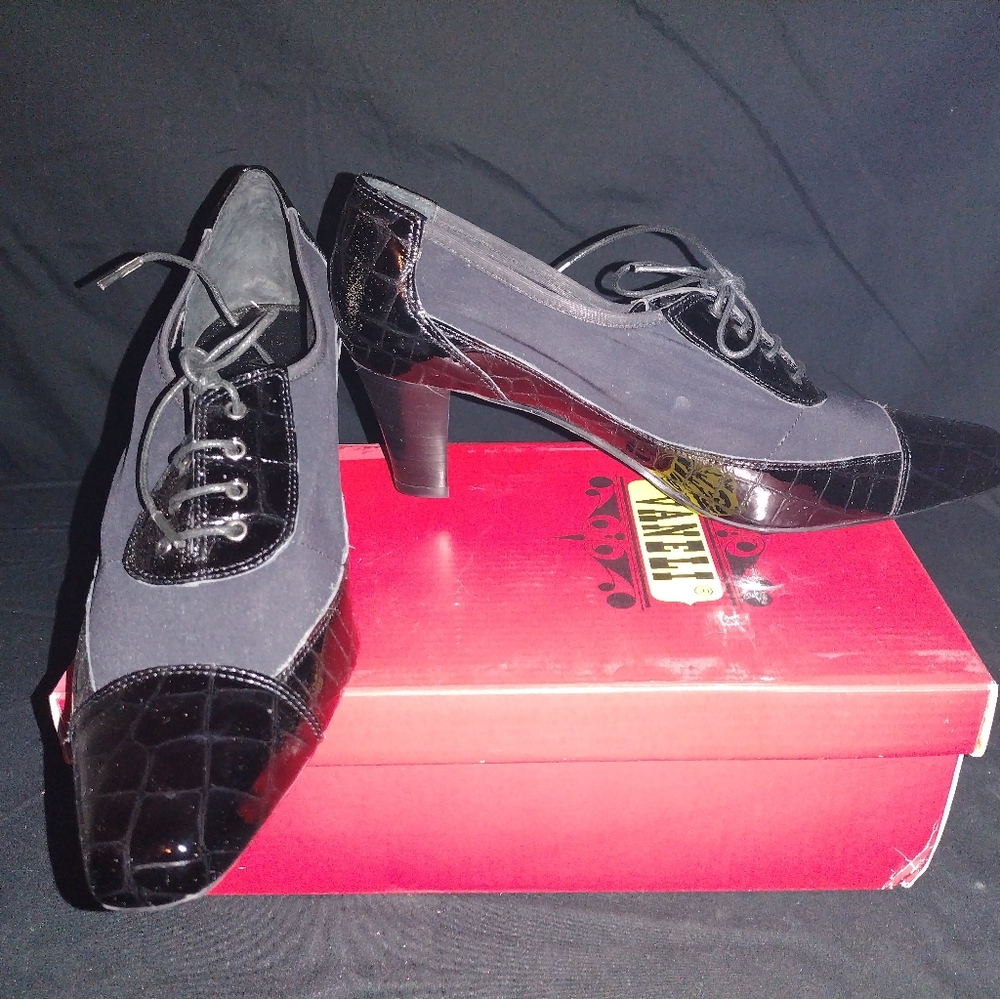 Vaneli female heels